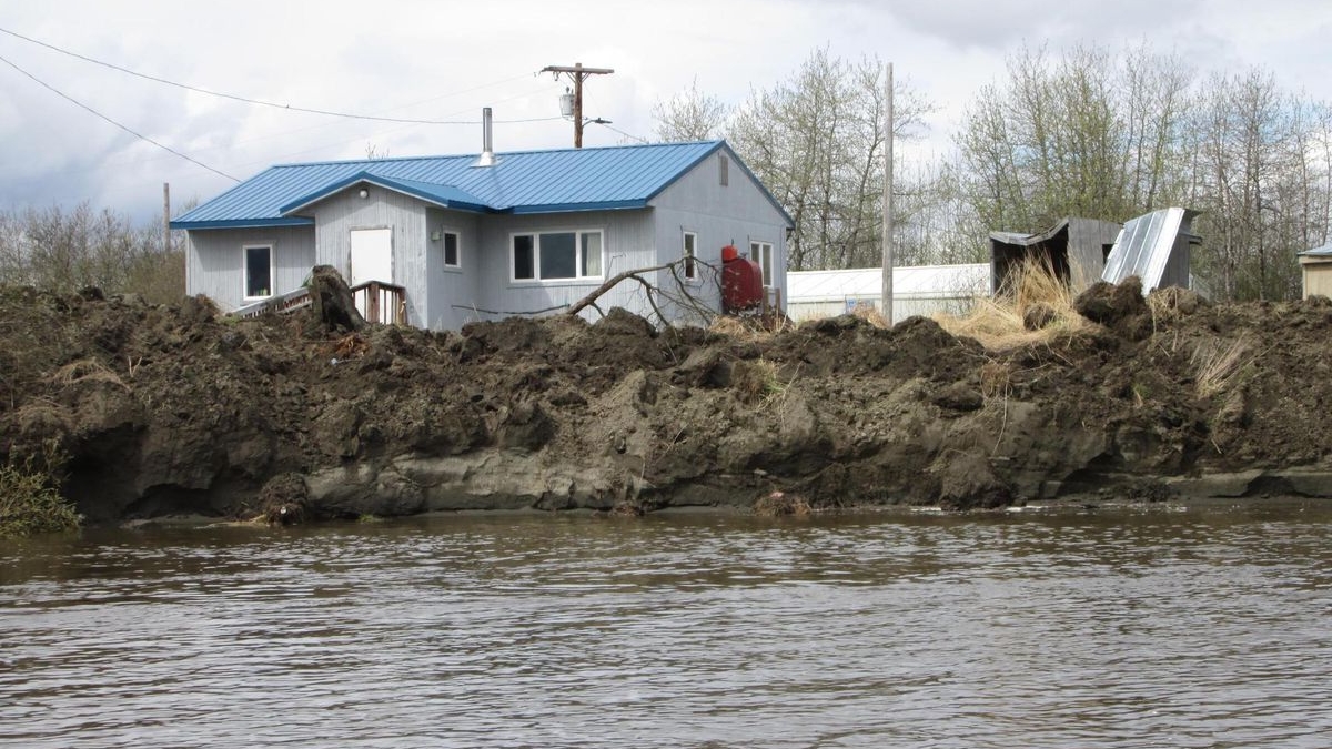Erosion in Akiak, Alaska swallowed 75 to 100 feet of Kuskokwim River banks along the village on 20 May 2019. Photo: Ivan Ivan / City of Akiak / KYUK News