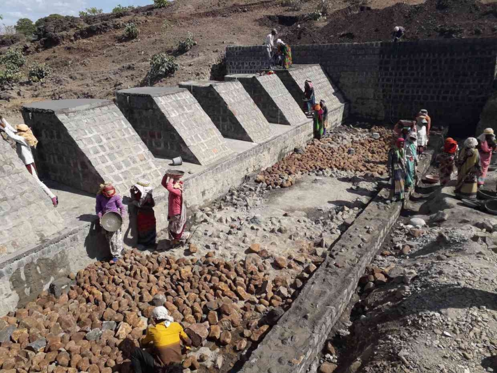 A gated check dam under construction in Bhikangaon, Madhya Pradesh. Photo: Aarefa Johari / Quartz India