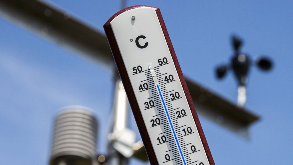 A thermometer shows a temperature of more than 40 degrees Celsius (104 degrees Fahrenheit) at a Royal Netherlands Meteorological Institute (KNMI) weather station at the Deelen Air Base in Arnhem, the Netherlands, on 25 July 2019, during Eureope's record-breaking heatwave. Photo: Vincent Jannink / AFP / Getty Images