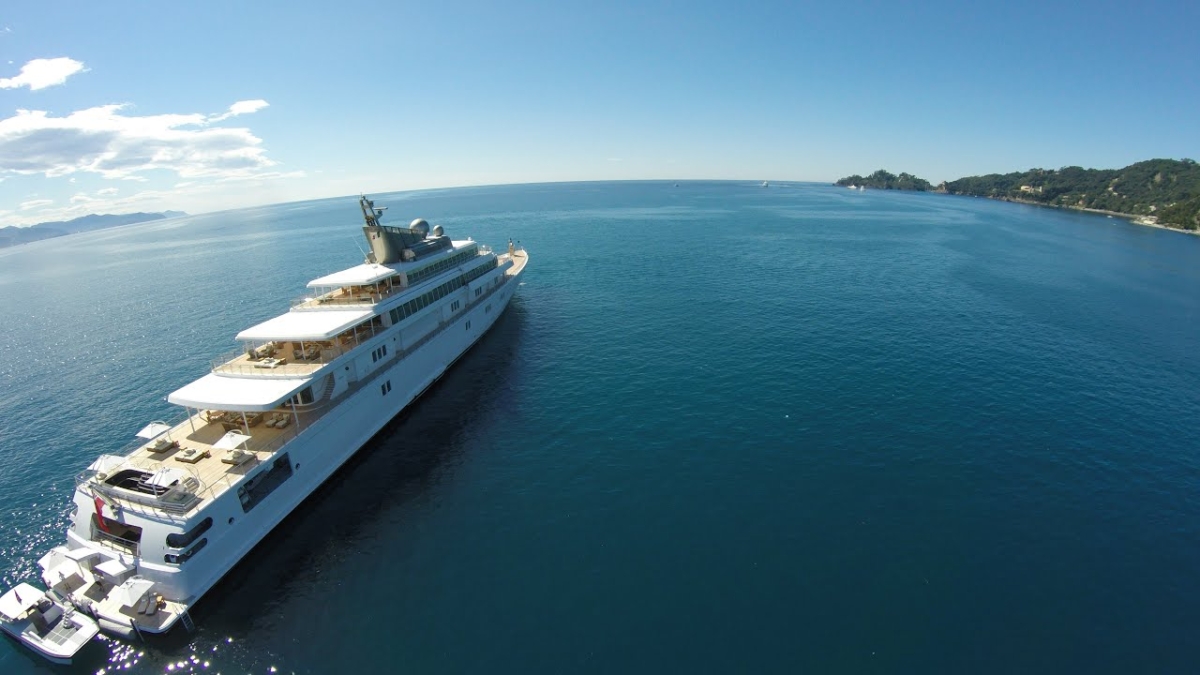 Super yacht the “Rising Sun” at the harbor of Santa Margherita Ligure, 24 June 2016. The “Rising Sun” is owned by billionaire and film producer David Geffen, filmed by a drone. The yacht is the 10th largest in the world. Photo: Fly View