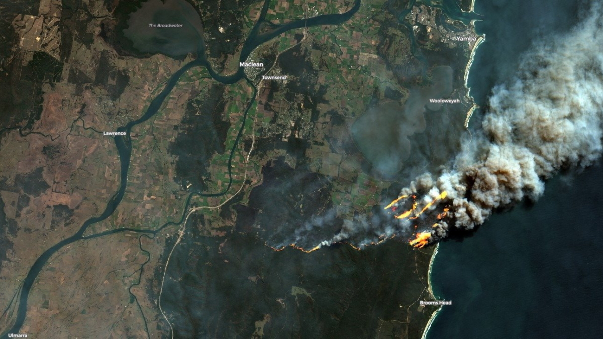 The Sentinel-2 satellite captured a headfire in heath fuels burning as a part of the Shark Creek bush fire near Yamba, 8 September 2019. Photo: Nicholas McCarthy