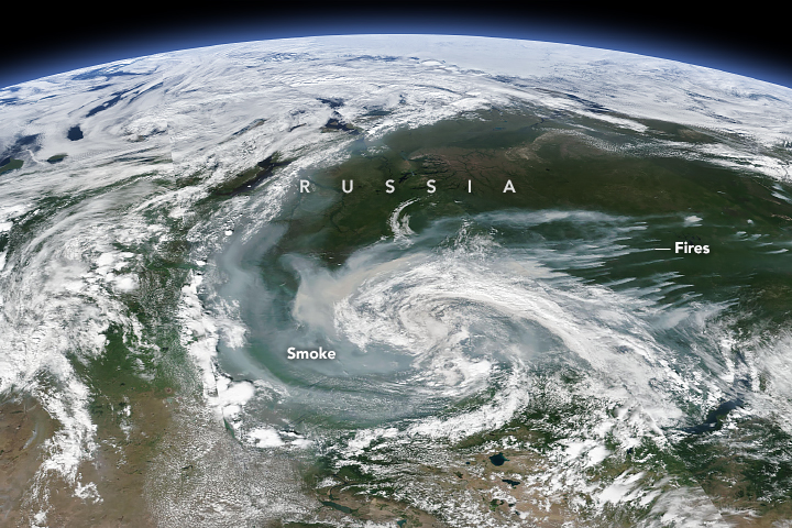 The Visible Infrared Imaging Radiometer Suite (VIIRS) on the Suomi NPP satellite acquired this natural-color image on 21 July 2019. Note the distinct plumes stemming from fires on the right side of the image. Winds carried the smoke toward the southwest where you can see it mixing with a storm system. Photo: Joshua Stevens / NASA Earth Observatory