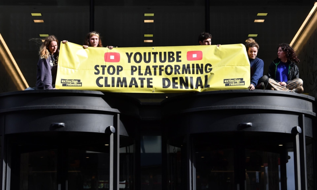Climate Activists Occupy Tate Modern - artnet News