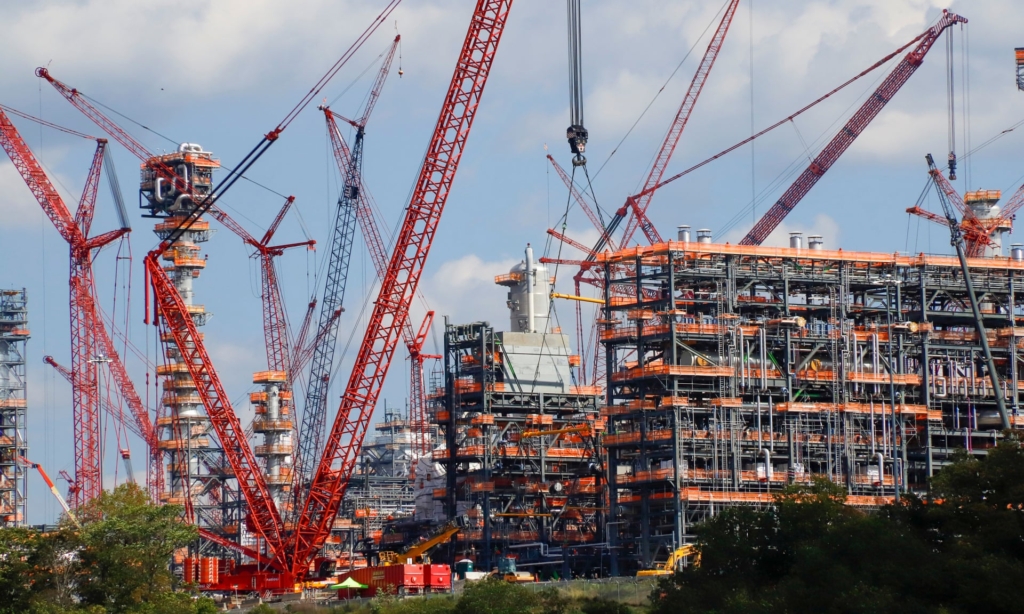 Shell’s “cracker” plant under construction in Pennsylvania. Photo: Keith Srakocic / AP