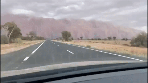 Video showing a huge dust storm rolling in to Nyngan, Australia on 19 January 2020. The dust storm swept the west and encroached on Dubbo. Video: Grace Behsman / Lucy Thackray / Twitter