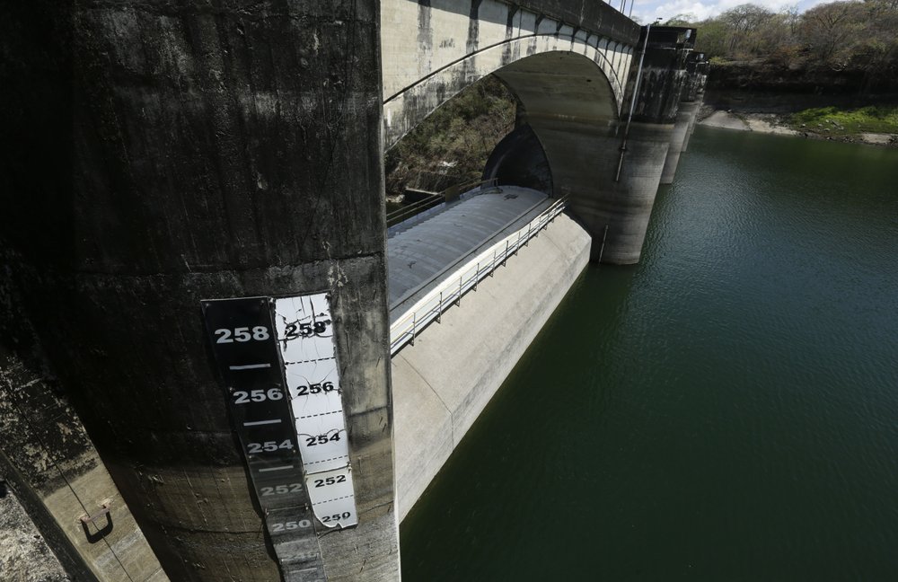 A measuring gauge on Madden Dam shows the water level of Lake Alajuela, one of two artificial lakes that supply water and electricity to the Panama Canal, 25 April 2019. Photo: Arnulfo Franco / AP Photo