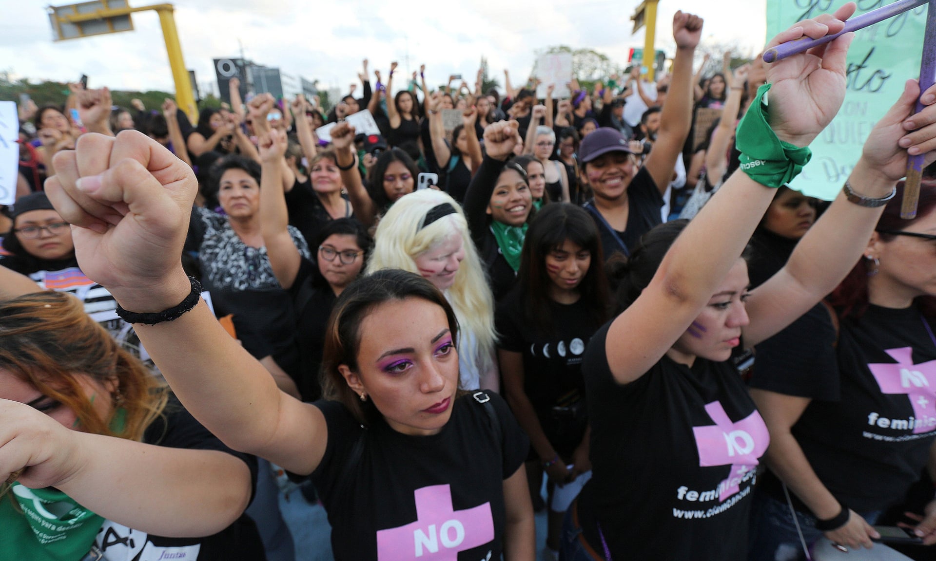 Thousands of Mexican women strike to protest femicide “Every day we