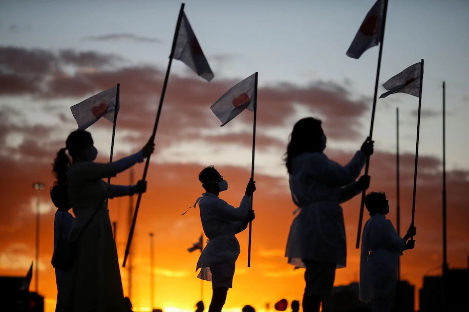 A performance protest on 15 June 2020 in Brasilia honors Brazilians who died after contracting the novel coronavirus. Photo: Adriano Machado / Reuters