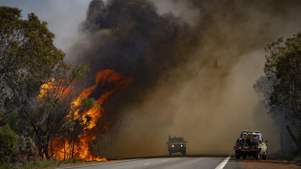 A bushfire rages near Perth, Australia, on 5 January 2021. Bushfires burned out of control in Geraldton and Beechina in the Shire of Mundaring in the late afternoon. Photo: The West Australian