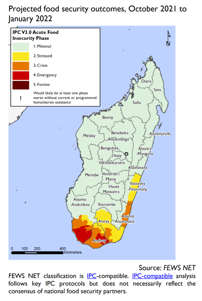 Projected food security outcomes in Madagascar for Oct0ber 2021 - January 2022. A significant scale-up of sustained assistance across southern Madagascar is required to prevent high levels of acute malnutrition and hunger-related mortality, particularly in Ambovombe and Ampanihy districts, where Emergency (IPC Phase 4) outcomes are expected during the 2021/22 lean season, with some populations expected to be in Catastrophe (IPC Phase 5) in Ambovombe. Leading up to the 2021/22 lean season, area-level Crisis (IPC Phase 3) outcomes are expected in these districts with households in Emergency (IPC Phase 4). Other areas in southern Madagascar will likely face Crisis (IPC Phase 3) outcomes throughout the outlook period, with a significant number of poor households in Emergency (IPC Phase 4). Graphic: FEWS NET