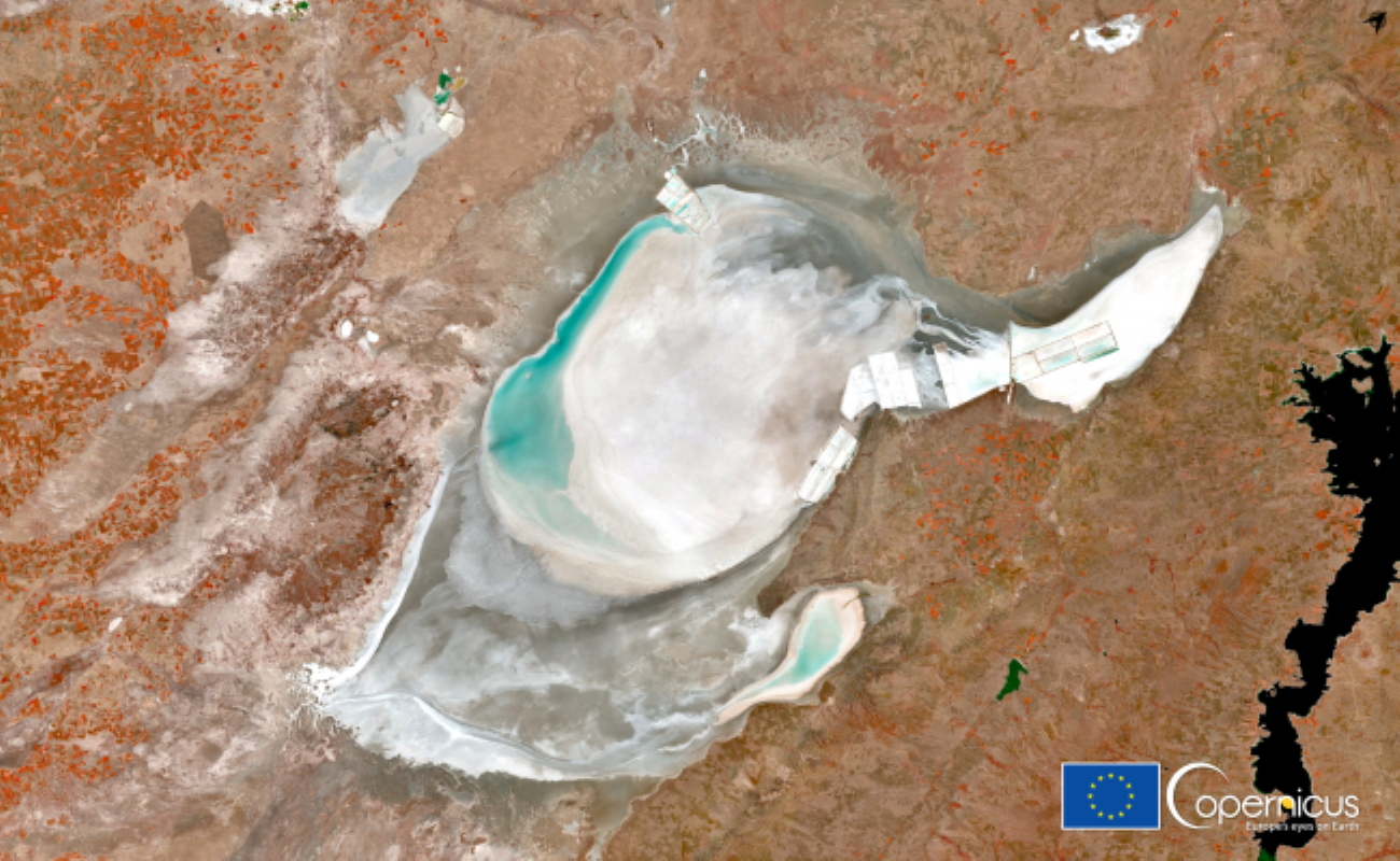 Satellite view of Lake Tuz in Turkey acquired on 23 October 2021. Lake Tuz is Turkey's second-largest lake and home to several bird species. During the summer of 2021, the lake completely dried up causing the death of thousands of flamingos and other bird species that inhabit the lake. Experts attribute the extreme drought in eastern Turkey to climate change. Photo: European Union / Copernicus Sentinel-2 imagery
