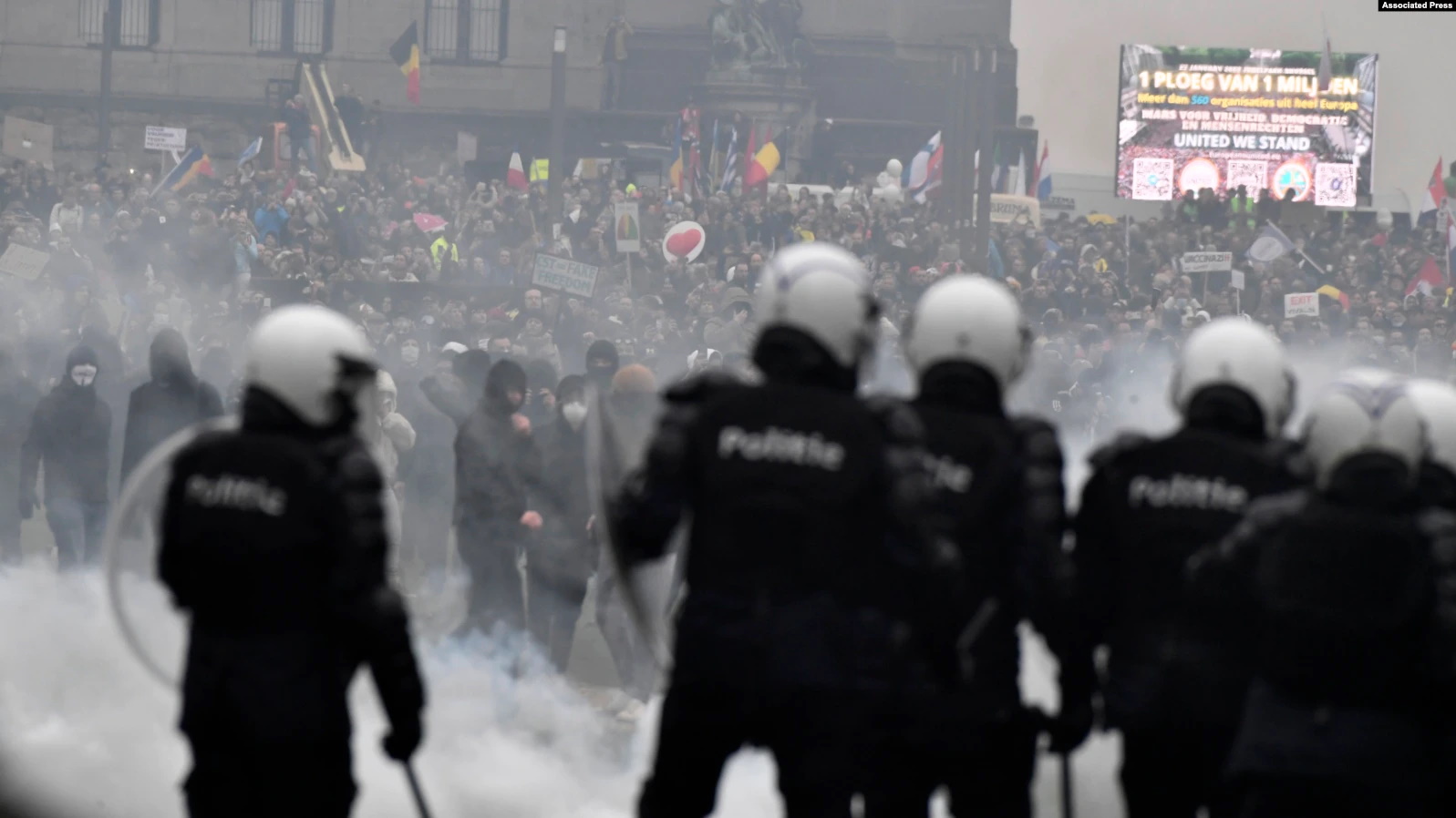 Police use water cannons against anti-vaccination protesters during a demonstration against COVID-19 measures in Brussels, Belgium, 23 January 2022. Photo: AP Photo
