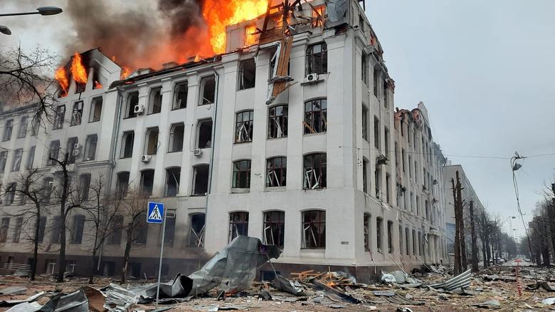 A building near V. N. Karazin Kharkiv National University burns after Russian shelling in Kharkiv, Ukraine, 2 March 2022. Photo: Ukrainian State Emergency Service / REUTERS