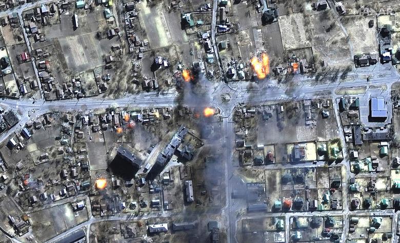 Satellite view of burning homes and a residential area after Russian shelling in northeast Chernihiv, Ukraine, 16 March 2022. Photo: Maxar / REUTERS