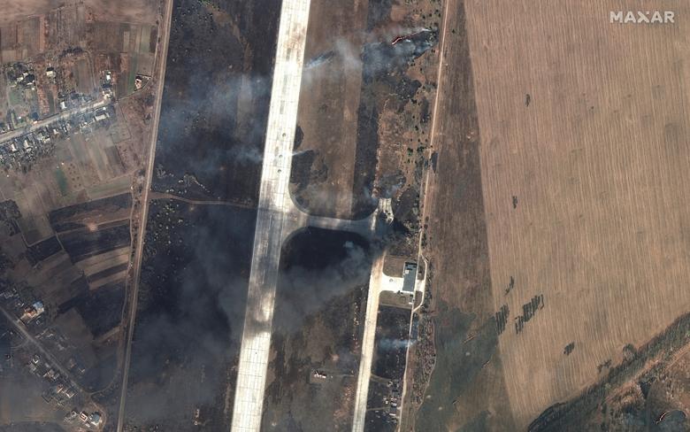 Satellite view of grass fires and damage caused by Russian attacks at Antonov Airport in Hostomel, Ukraine, 27 February 2022. Photo: Maxar / REUTERS