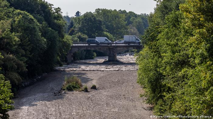 The Sangone torrent, a tributary of the Po, near Turin, is completely dried up. After a prolonged period of drought, the Po River and its catchment area have a water flow of less than half the normal value. The Po is considered the lifeline of northern Italy. According to current forecasts, sustained rainfall is still not in sight. Photo: Mauro Ujetto / NurPhoto picture alliance