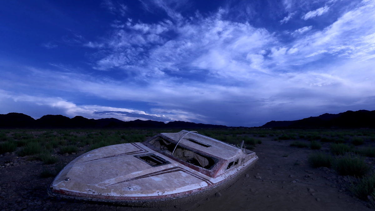 A sunken boat that sat underwater for years has been exposed as Lake Mead continues to recede after years of chronic overuse and drought worsened by rising temperatures. Photo: Luis Sinco / Los Angeles Times