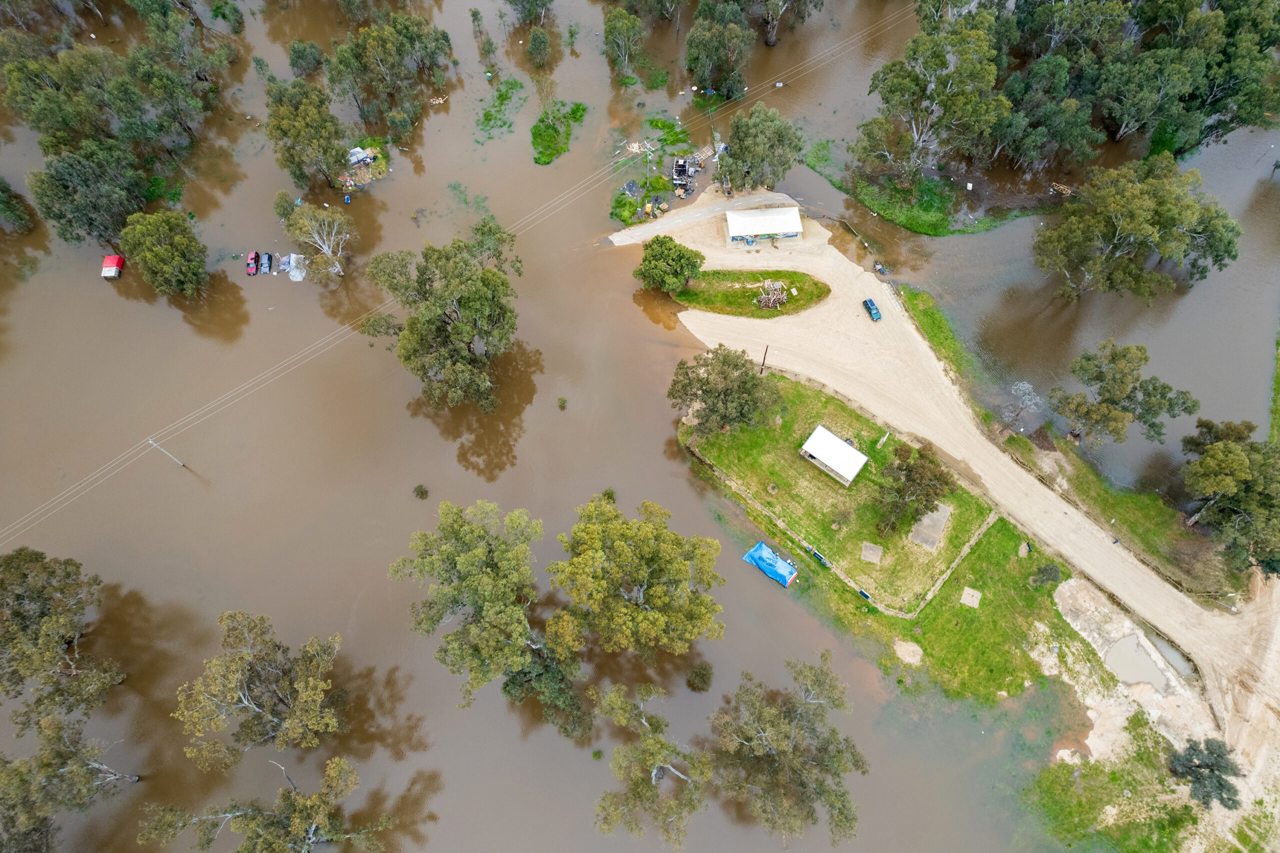 Aerial view of homeless tents and vehicles inundated at Wilks Park, Wagga Wagga New South Wales, Australia, on 12 October 2022. Photo: Robert Myers / Wikimedia Commons