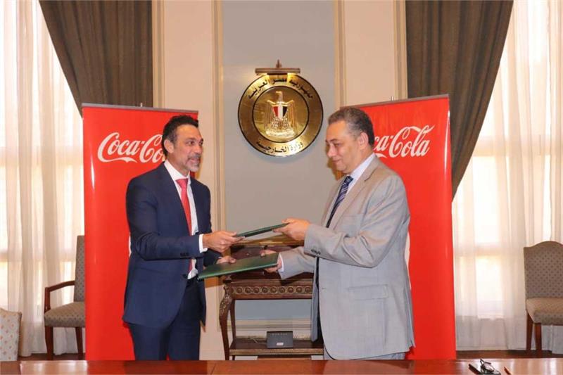 Egypt’s foreign ministry and the Coca-Cola Company signed a cooperation protocol on Wednesday, 28 September 2022, introducing the company as the provider and supporter of the 27th session of the United Nations Conference on Climate Change (COP27) held in Sharm El-Sheikh from 6 November 2022 to 18 November 2022. Photo: Ahram Online