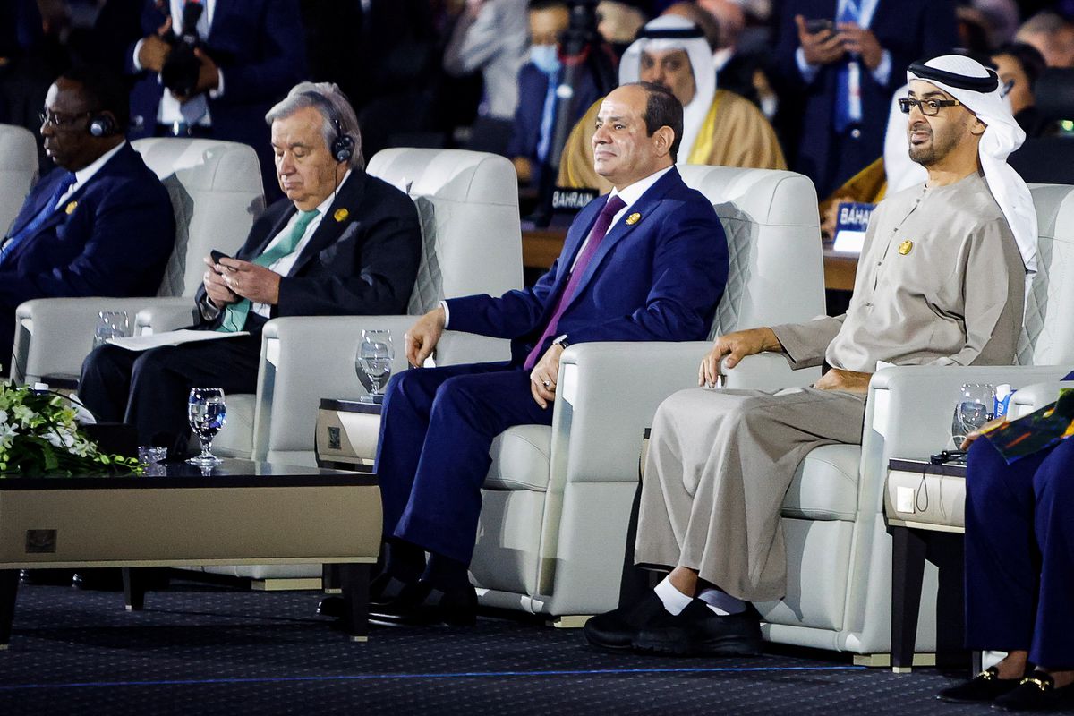 Secretary-General of the United Nations Antonio Guterres, Egyptian President Abdel Fattah al-Sisi and United Arab Emirates President Sheikh Mohamed bin Zayed Al-Nahyan attend the COP27 climate summit in Sharm el-Sheikh, Egypt, 7 November 2022. Photo: Mohammed Salem / REUTERS