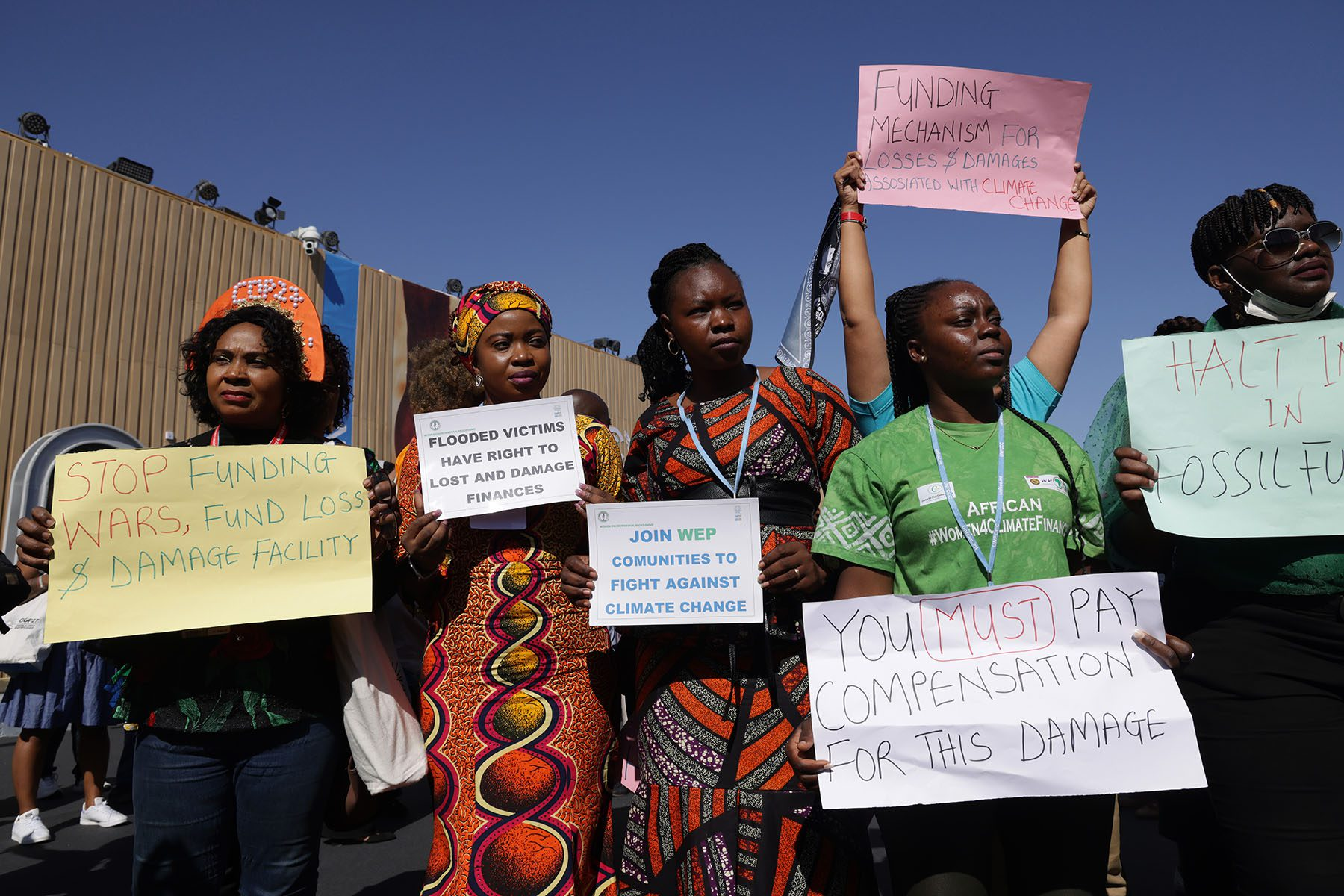 African activists demand compensation payments from countries that have been the greatest contributors to the climate crisis to countries that are disproportionately suffering from it, at the COP27 climate conference in Sharm El Sheikh, Egypt. Photo: Sean Gallup / Getty Images