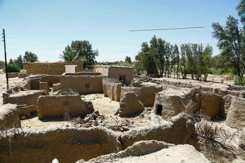 Houses abandoned at Al-Bouzayad village in Iraq’s Diwaniya province due to climate change-driven drought. Photo: AFP