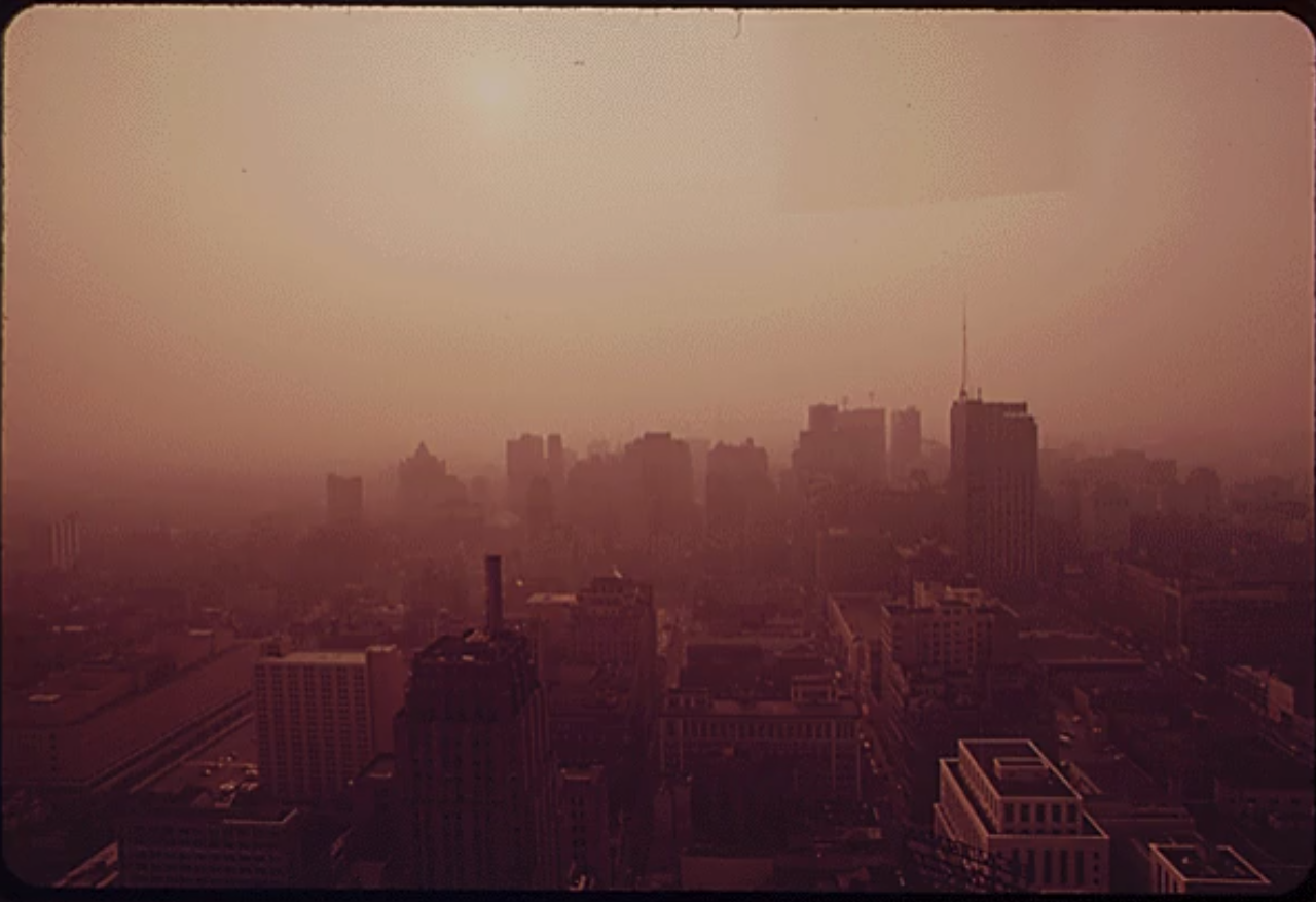 Philadelphia at sunset, showing smog covering the city before the Clean Air Act was enacted. Photo: Dick Swanson / EPA