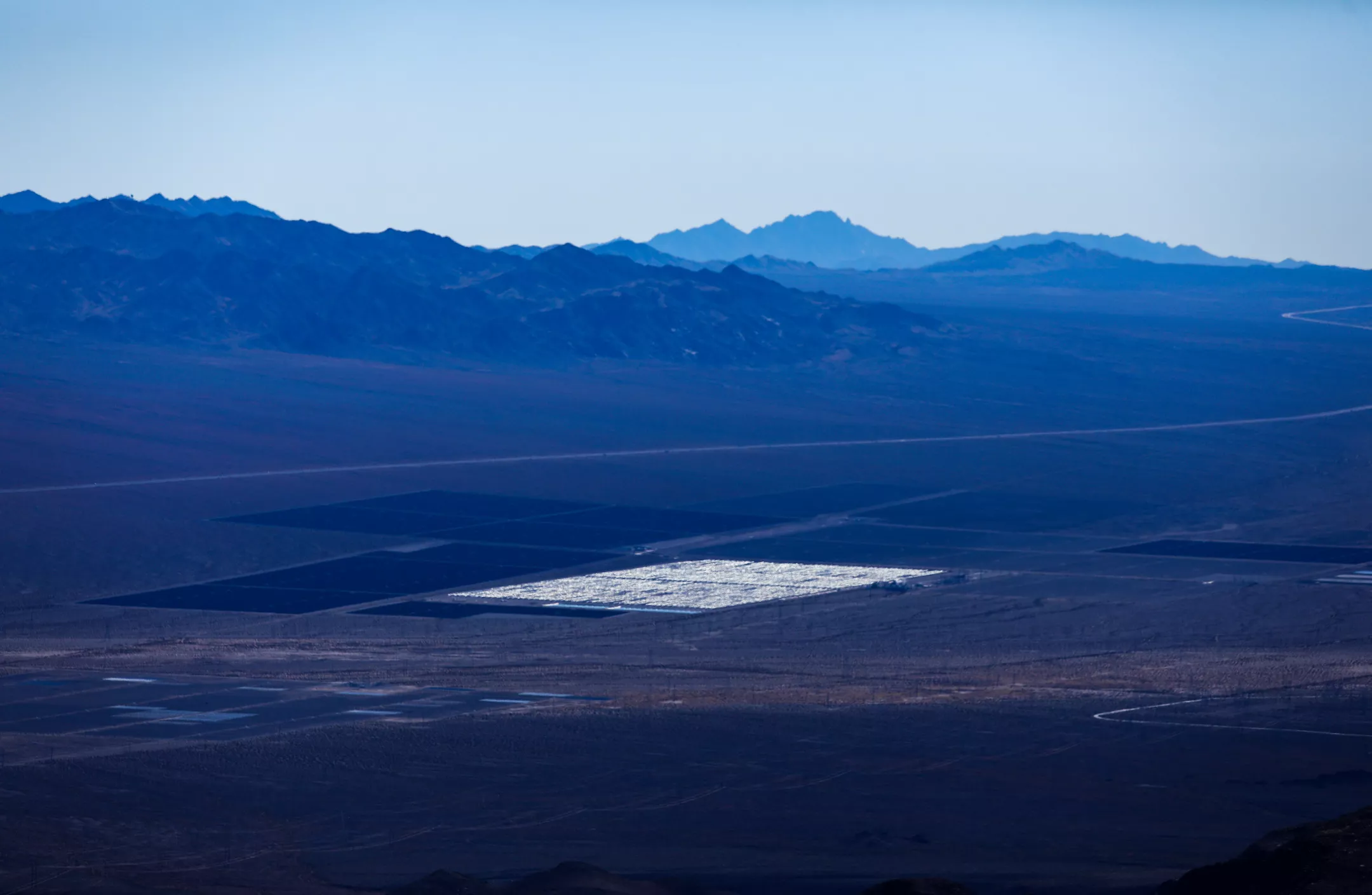 A solar farm seen from Black Mountain, Nevada. Photo: Brian van der Brug / Los Angeles Times