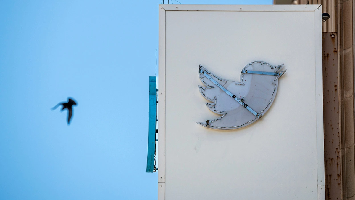 A partially removed sign at Twitter headquarters in San Francisco, California, US, on Wednesday, 26 July 2023. Photo: David Paul Morris / Bloomberg / Getty Images