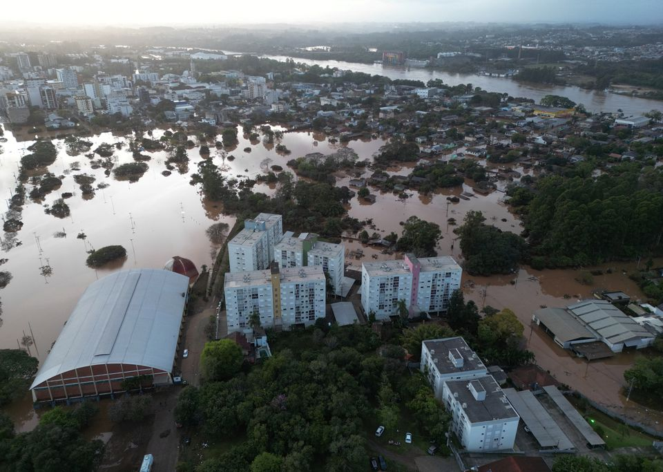 Aerial view of houses in a flooded area after an extratropical cyclone hit southern cities, in Lajeado, Rio Grande do Sul state, Brazil, 6 September 2023. Photo: Diego Vara / REUTERS