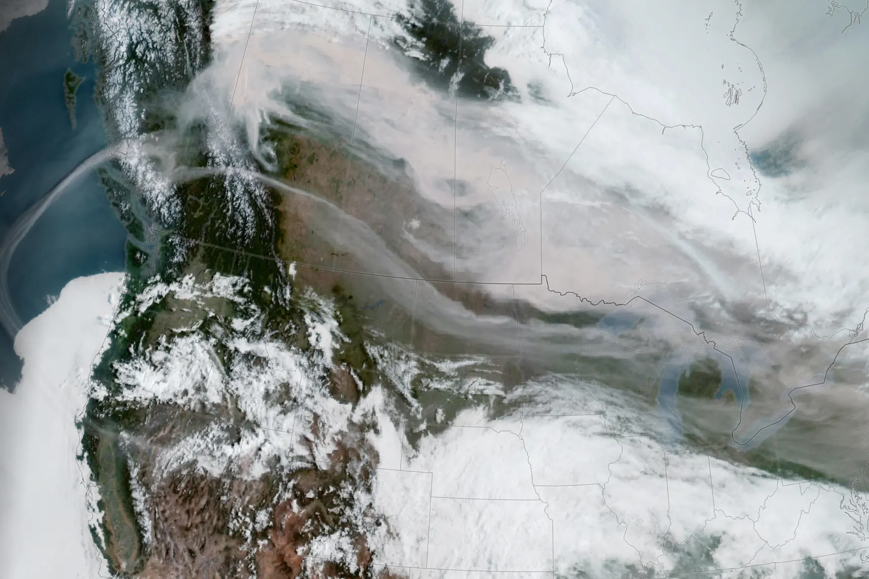 Satellite view of smoke from wildfires sweeping over southern Canada, as well as North Dakota, Minnesota, and other U.S. states on 15 May 2023. Photo: NOAA