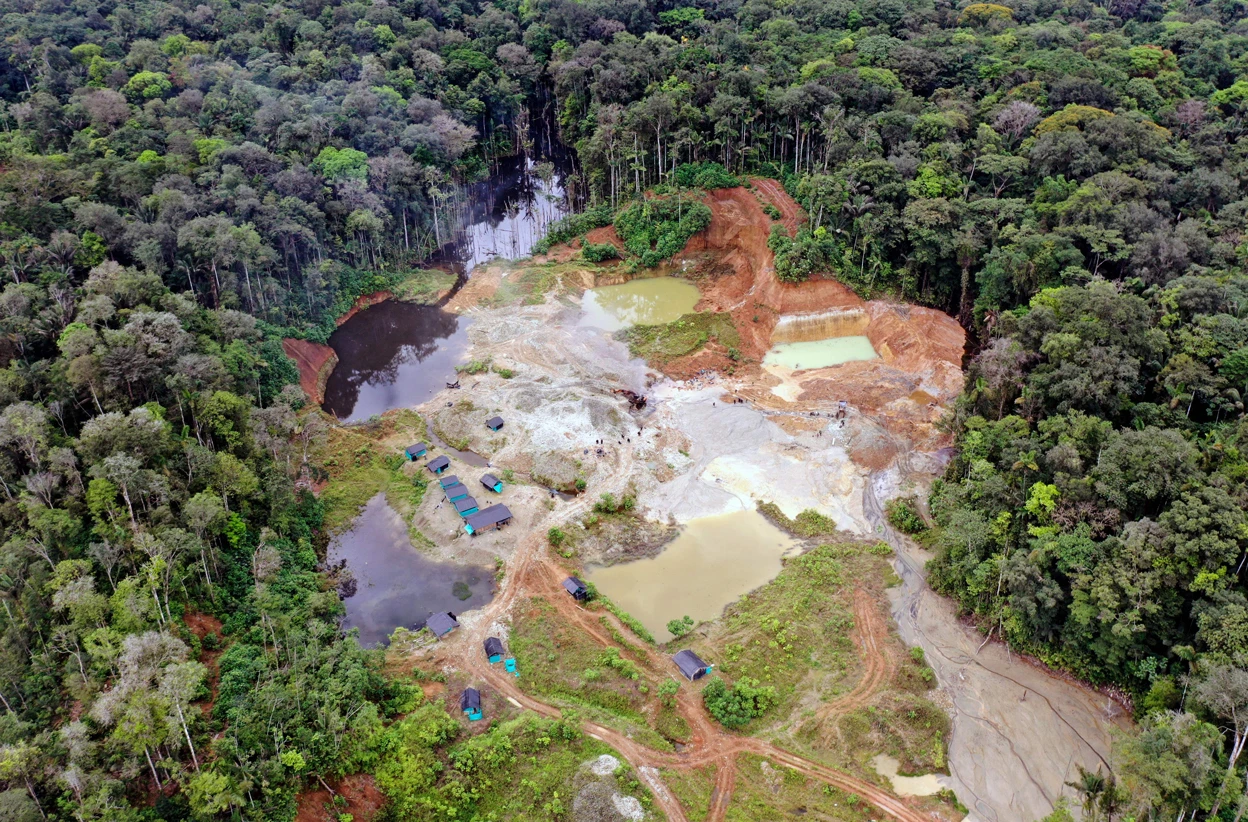 An illegal gold mine in Triángulo de Telembí, Colombia. Photo: Daniel Munoz / AFP / Getty