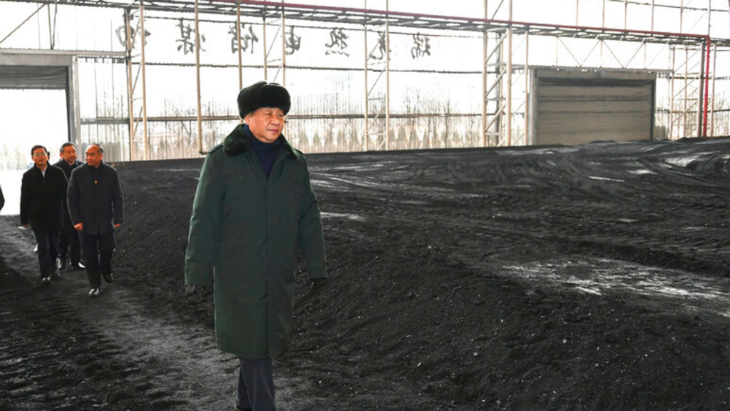 Chinese President Xi Jinping visits a coal yard. Photo: Xinhua News Agency