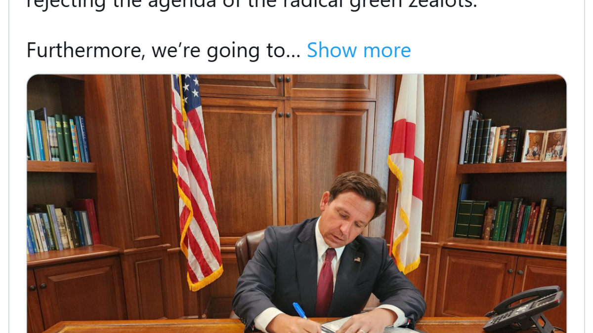 Screenshot of a Twitter (X) post showing a photo of Gov. Ron DeSantis signing legislation that erases the words “climate change” from state statutes on 15 May 2024. Photo: Ron DeSantis / UPI