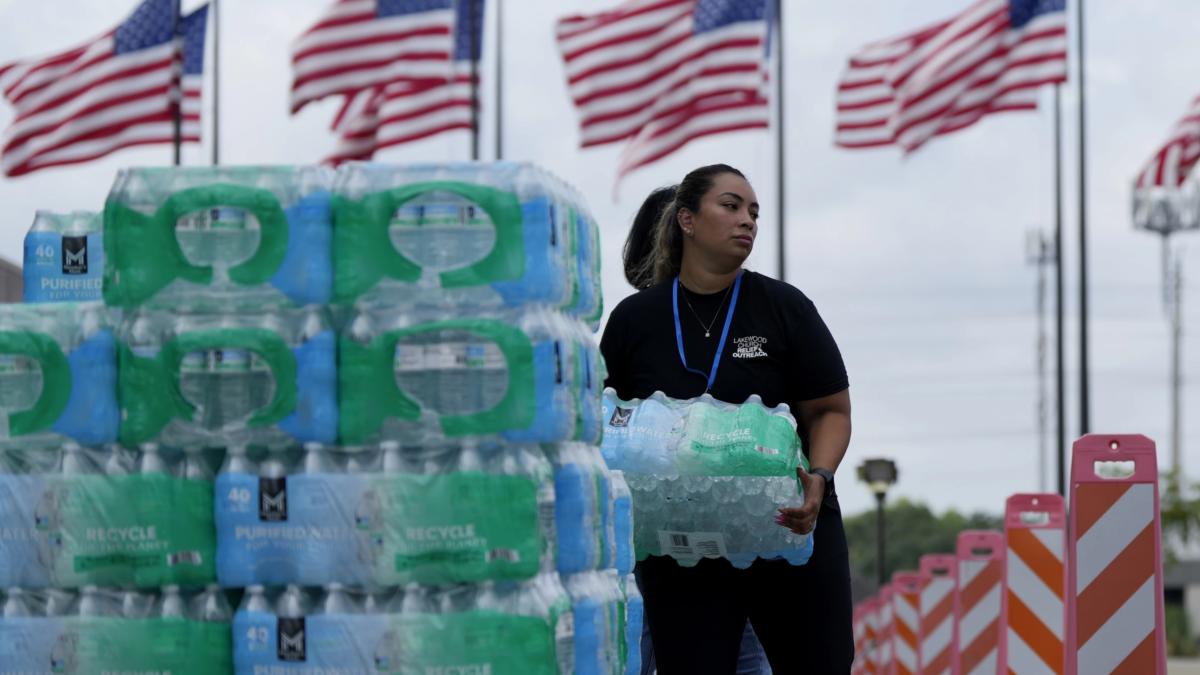 Staff at Lakewood Church hand out water and operate a cooling station in Houston, Tuesday, 9 July 2024. The effects of Hurricane Beryl left most in the area without power. Photo: Eric Gay / AP Photo